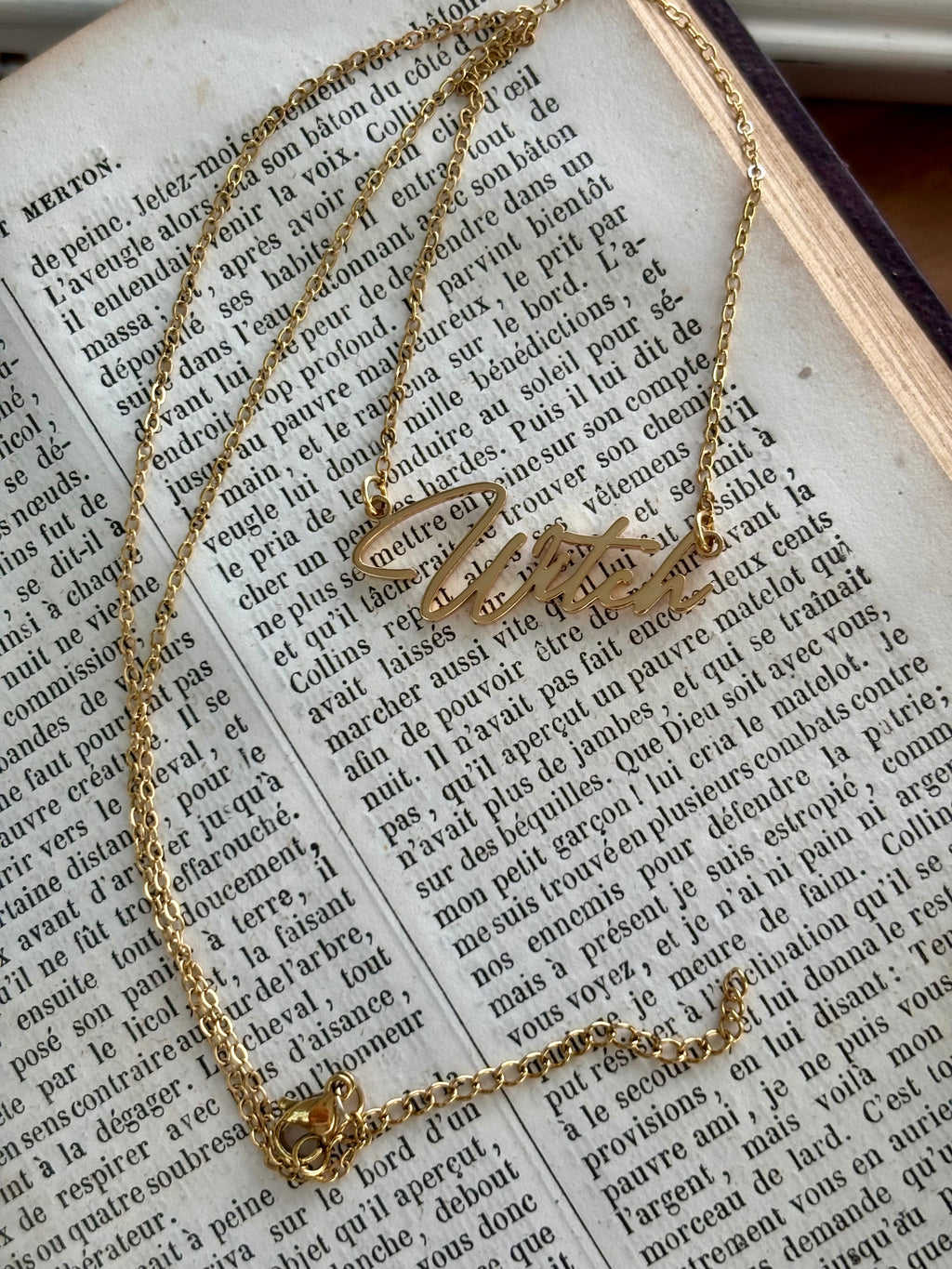Collier Witch