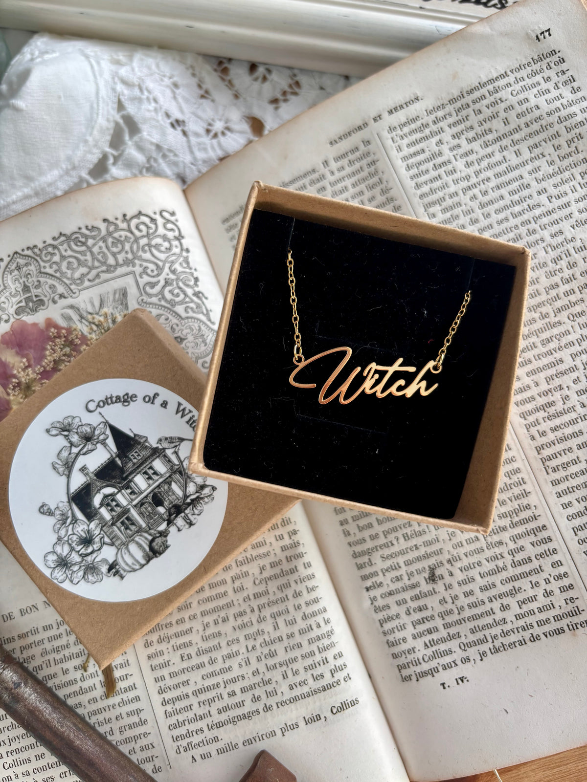 Collier Witch
