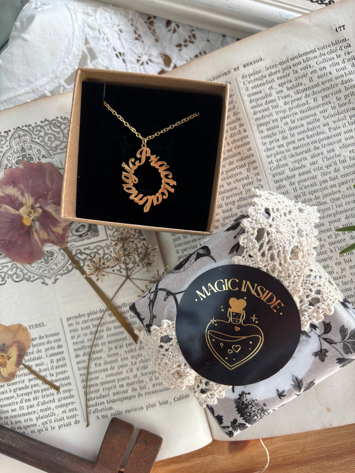 Collier Practical Magic