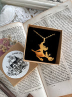 Collier grande sorcière sur son balai