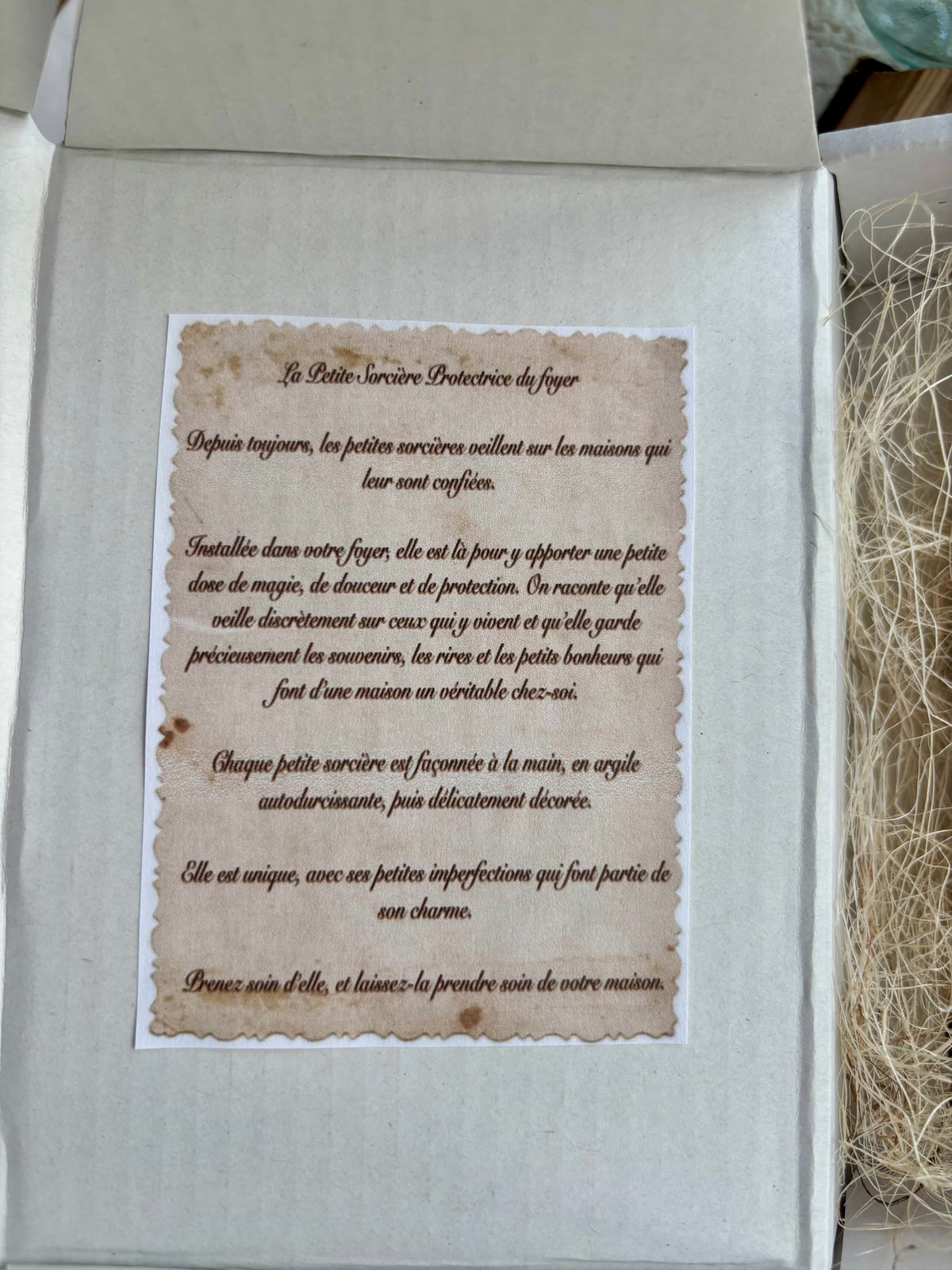 Petite sorcière protectrice du foyer - blanc