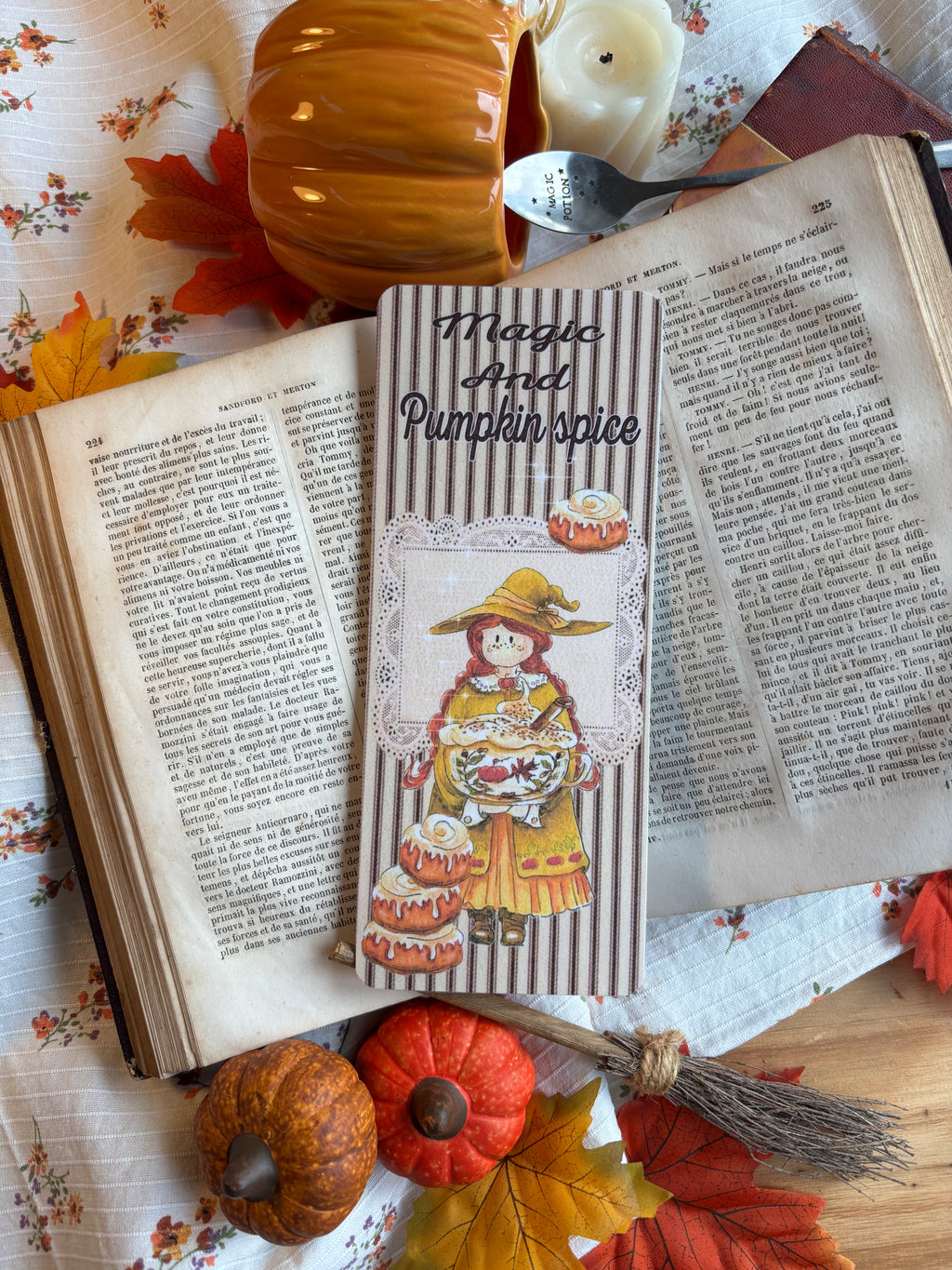 Marque-page illustré plastifié — magic and pumpkin spice 📚✨