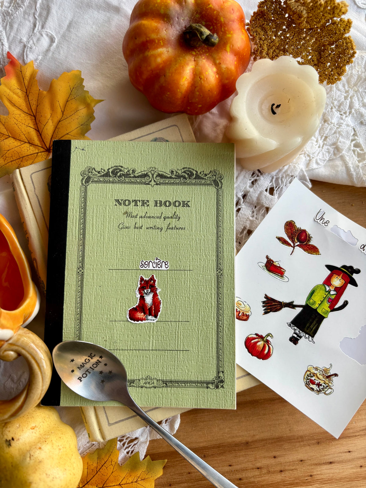 Planche de stickers - une sorcière d’automne